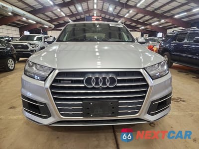 Piąte zdjęcie samochodu w środku: 2019 AUDI Q7 PREMIUM PLUS VIN:WA1LAAF72KD039120 - miniatura