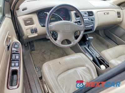 Zdjęcie 8 z 12 samochodu: 2000 HONDA ACCORD EX VIN:1HGCG1658YA071617 - miniatura