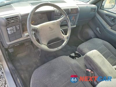 Zdjęcie 8 z 11 samochodu: 1996 CHEV S TRUCK S10 VIN:1GCDT14X5T8129329 - miniatura