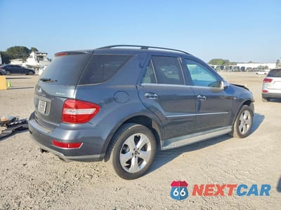 Trzecie zdjęcie samochodu z tyłu: 2010 MERCEDES-BENZ ML 350 BLUETEC VIN:4JGBB2FB6AA594687 - miniatura