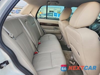 Zdjęcie 10 z 12 samochodu: 2011 MERCURY GRAND MARQUIS LS VIN:2MEBM7FV8BX600079 - miniatura