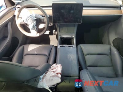 Zdjęcie 8 z 12 samochodu: 2023 TESLA MODEL Y VIN:7SAYGDEE7PA188182 - miniatura