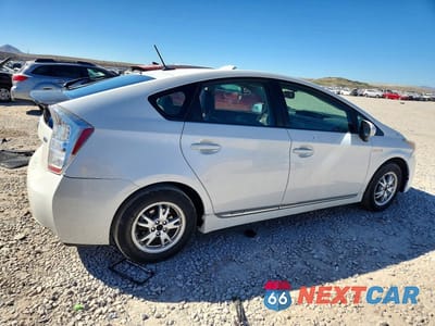 Trzecie zdjęcie samochodu z tyłu: 2011 TOYOTA PRIUS FOUR VIN:JTDKN3DU8B0294615 - miniatura