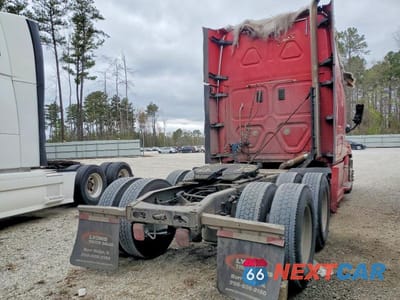 Czwarte zdjęcie samochodu z boku: 2015 FREIGHTLINER CASCADIA SEMI TRUCK VIN:3AKJGLD65FSGA4985 - miniatura