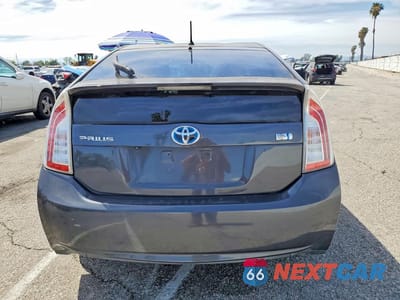Zdjęcie 6 z 12 samochodu: 2015 TOYOTA PRIUS TWO VIN:JTDKN3DU8F0480435 - miniatura