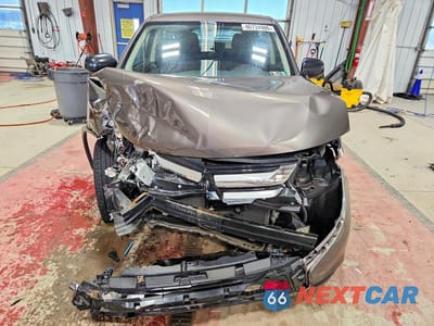 Piąte zdjęcie samochodu w środku: 2017 MITSUBISHI OUTLANDER ES VIN:JA4AZ2A32HZ069725 - miniatura