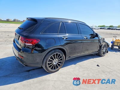 Trzecie zdjęcie samochodu z tyłu: 2021 MERCEDES-BENZ GLC 300 VIN:W1N0G8DB1MV274573 - miniatura
