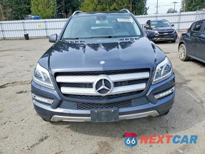 Piąte zdjęcie samochodu w środku: 2015 MERCEDES-BENZ GL 350 BLUETEC VIN:4JGDF2EEXFA484953 - miniatura