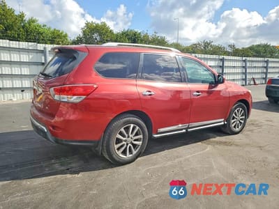 Trzecie zdjęcie samochodu z tyłu: 2016 NISSAN PATHFINDER SL VIN:5N1AR2MN4GC642592 - miniatura
