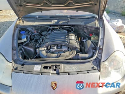 Zdjęcie 12 z 13 samochodu: 2005 PORSCHE CAYENNE VIN:WP1AA29P65LA23168 - miniatura