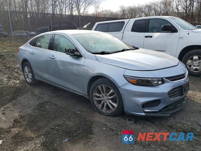 Czwarte zdjęcie samochodu z boku: 2017 CHEVROLET MALIBU LT VIN:1G1ZE5ST4HF234060 - miniatura