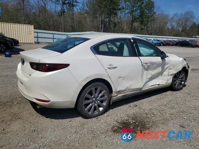 Trzecie zdjęcie samochodu z tyłu: 2022 MAZDA 3 PREFERRED VIN:3MZBPACLXNM311792 - miniatura