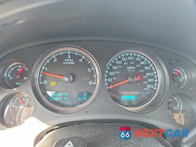 Zdjęcie 9 z 13 samochodu: 2013 CHEVROLET SUBURBAN K1500 LT VIN:1GNSKJE77DR205807 - miniatura