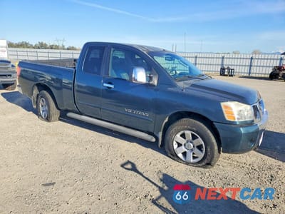 Czwarte zdjęcie samochodu z boku: 2005 NISSAN TITAN XE VIN:1N6AA06B45N503791 - miniatura