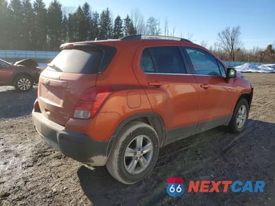 Trzecie zdjęcie samochodu z tyłu: 2016 CHEV TRAX 1LT VIN:KL7CJPSB0GB647916 - miniatura