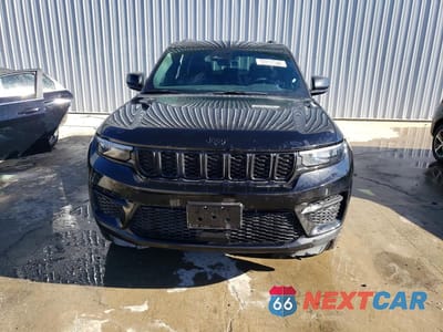 Piąte zdjęcie samochodu w środku: 2025 JEEP GRAND CHEROKEE LAREDO VIN:1C4RJHAG4S8699507 - miniatura