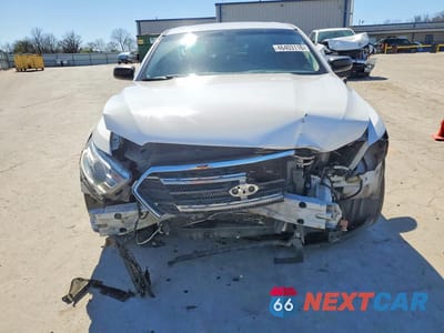 Piąte zdjęcie samochodu w środku: 2018 FORD TAURUS SE VIN:1FAHP2D86JG138103 - miniatura