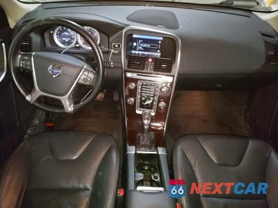 Zdjęcie 8 z 13 samochodu: 2013 VOLVO XC60 T6 VIN:YV4902DZ1D2366214 - miniatura