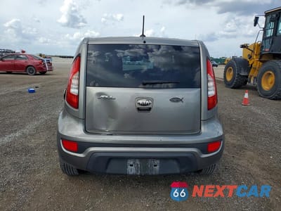 Zdjęcie 6 z 13 samochodu: 2013 KIA SOUL BASE VIN:KNDJT2A53D7609338 - miniatura