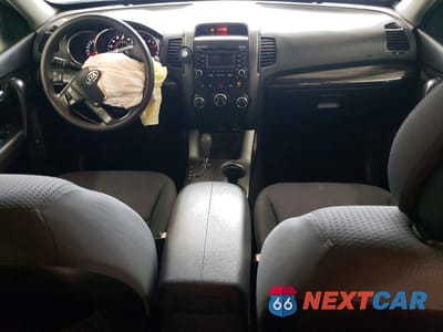 Zdjęcie 8 z 15 samochodu: 2012 KIA SORENTO LX VIN:5XYKT3A19CG198875 - miniatura