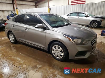 Czwarte zdjęcie samochodu z boku: 2021 HYUNDAI ACCENT SE VIN:3KPC24A63ME146925 - miniatura