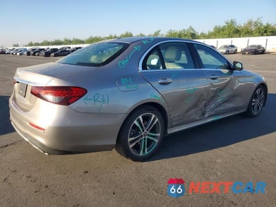 Trzecie zdjęcie samochodu z tyłu: 2021 MERCEDES-BENZ E 350 VIN:W1KZF8DB7MA907821 - miniatura