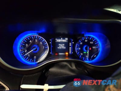 Zdjęcie 9 z 12 samochodu: 2019 CHRYSLER PACIFICA TOURING PLUS VIN:2C4RC1FGXKR507702 - miniatura