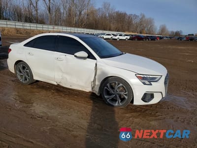 Czwarte zdjęcie samochodu z boku: 2023 AUDI A3 PREMIUM VIN:WAUGUDGY6PA050263 - miniatura