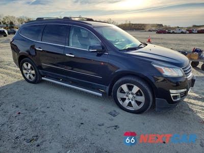 Czwarte zdjęcie samochodu z boku: 2015 CHEVROLET TRAVERSE LTZ VIN:1GNKVJKD6FJ217059 - miniatura