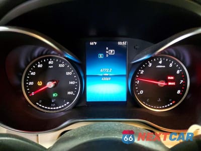 Zdjęcie 9 z 11 samochodu: 2019 MERCEDES-BENZ C 300 4MATIC VIN:55SWF8EB8KU315696 - miniatura