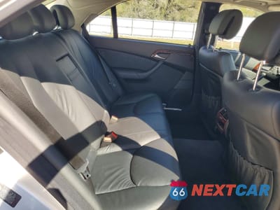 Zdjęcie 10 z 13 samochodu: 2005 MERCEDES-BENZ S 500 4MATIC VIN:WDBNG84J25A457783 - miniatura