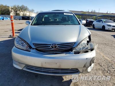 Piąte zdjęcie samochodu w środku: 2005 TOYOTA CAMRY LE VIN:4T1BE30K95U416038 - miniatura