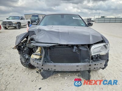 Piąte zdjęcie samochodu w środku: 2021 CHRYSLER 300 TOURING VIN:2C3CCARG6MH529565 - miniatura