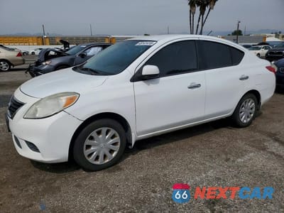2012 NISSAN VERSA 1.6 S 3N1CN7AP9CL890401 - główne zdjęcie licytacji z USA - miniatura
