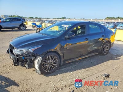 2023 KIA FORTE GT-LINE 3KPF54AD5PE628934 - główne zdjęcie licytacji z USA - miniatura