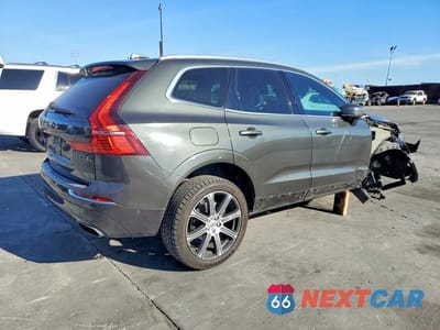 Trzecie zdjęcie samochodu z tyłu: 2018 VOLVO XC60 T5 INSCRIPTION VIN:YV4102RL3J1023861 - miniatura