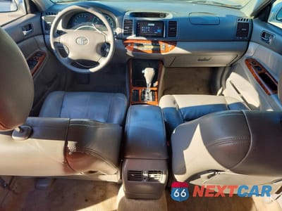 Zdjęcie 8 z 12 samochodu: 2004 TOYOTA CAMRY XLE V6 VIN:JTDBF32K740152595 - miniatura