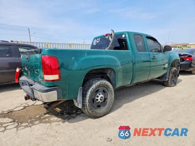 Trzecie zdjęcie samochodu z tyłu: 2011 GMC 2500 VIN:1GT21ZCG2BZ195679 - miniatura