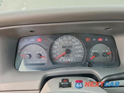 Zdjęcie 9 z 12 samochodu: 2001 MERCURY GRAND MARQUIS LS VIN:2MEFM75W61X676233 - miniatura