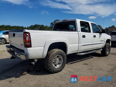 Trzecie zdjęcie samochodu z tyłu: 2004 GMC SIERRA C2500 HEAVY DUTY VIN:1GTHC23U24F188107 - miniatura