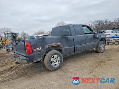 Trzecie zdjęcie samochodu z tyłu: 2005 CHEVROLET SILVERADO K1500 VIN:2GCEK19T151220679 - miniatura