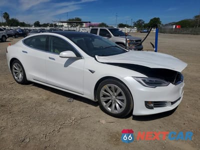 Czwarte zdjęcie samochodu z boku: 2017 TESLA MODEL S VIN:5YJSA1E22HF199068 - miniatura