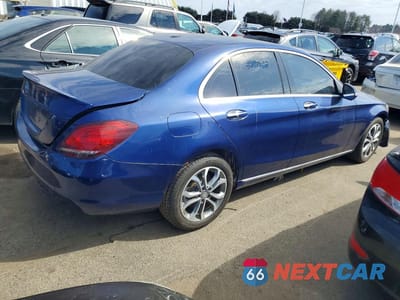 Trzecie zdjęcie samochodu z tyłu: 2019 MERCEDES-BENZ C 300 4MATIC VIN:55SWF8EB8KU288080 - miniatura