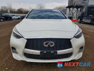 Piąte zdjęcie samochodu w środku: 2017 INFINITI QX30 SPORT VIN:SJKCH5CP9HA017927 - miniatura
