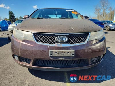 Piąte zdjęcie samochodu w środku: 2010 KIA FORTE EX VIN:KNAFU4A27A5224034 - miniatura