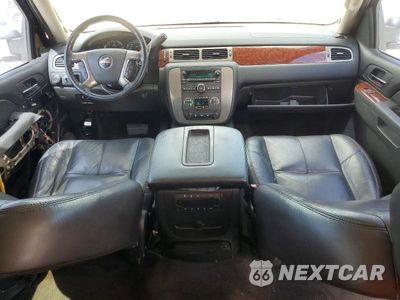 Zdjęcie 8 z 14 samochodu: 2011 GMC YUKON XL C1500 SLT VIN:1GKS1KE0XBR116092 - miniatura