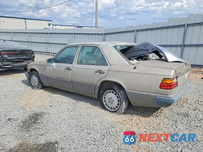 Drugie zdjęcie samochodu z przodu: 1992 MERCEDES-BENZ 300 E VIN:WDBEA30EXNB604004 - miniatura