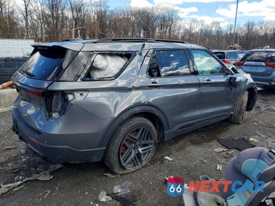 Trzecie zdjęcie samochodu z tyłu: 2025 FORD EXPLORER ST-LINE VIN:1FMUK8KH5SGB65898 - miniatura