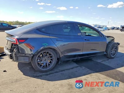 Trzecie zdjęcie samochodu z tyłu: 2024 TESLA MODEL 3 VIN:5YJ3E1EB5RF762009 - miniatura