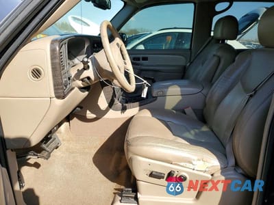 Zdjęcie 7 z 13 samochodu: 2005 GMC YUKON XL DENALI VIN:1GKFK66U35J212186 - miniatura